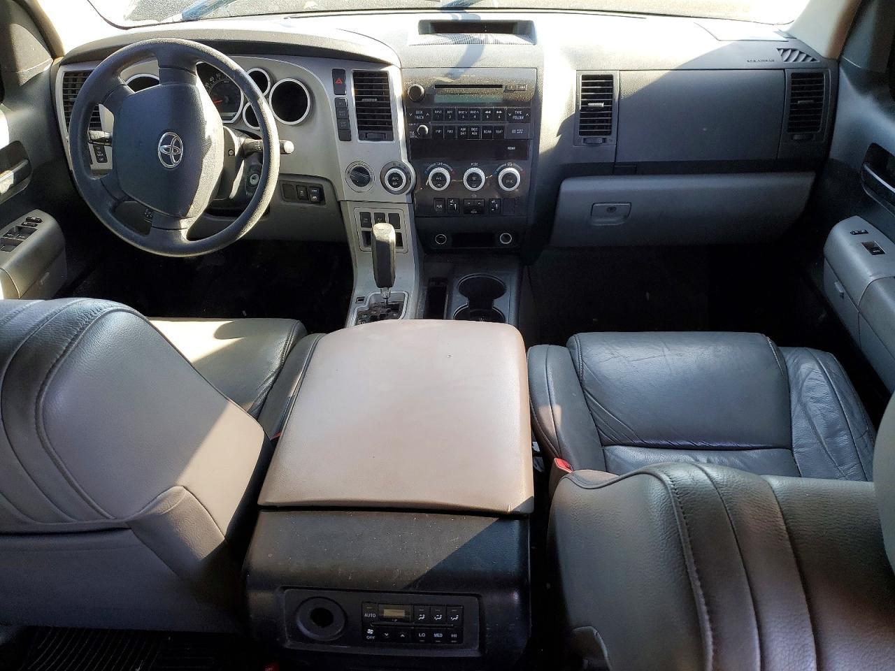 2008 TOYOTA Sequoia