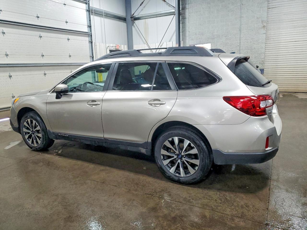 2015 SUBARU Outback