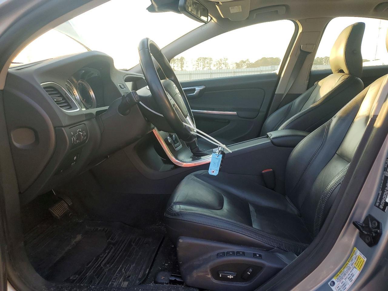 2013 VOLVO S60