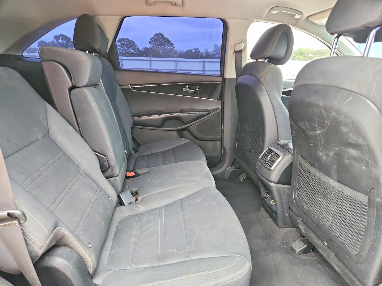 2017 KIA SORENTO