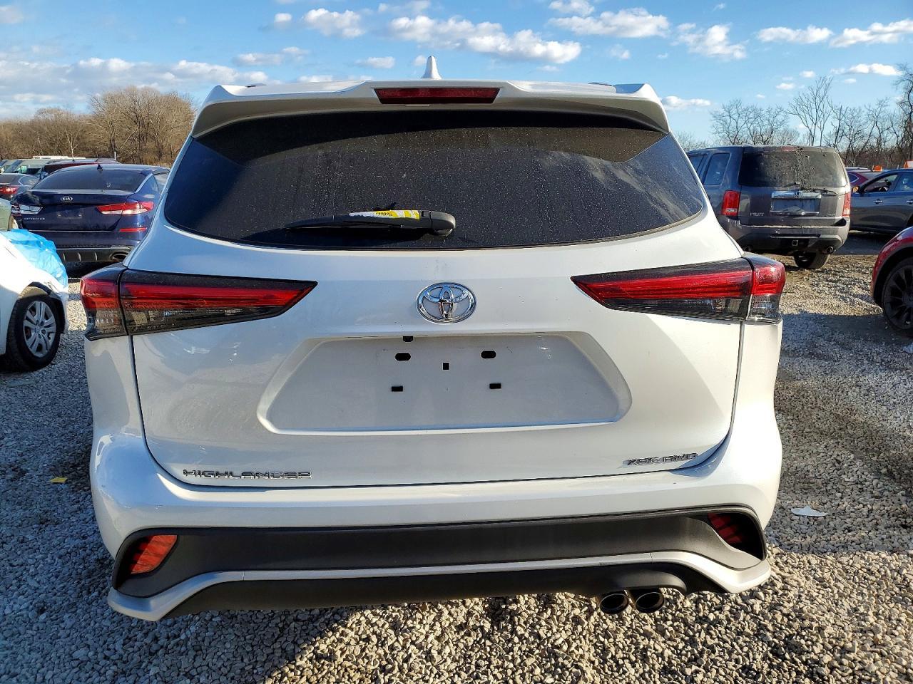 2022 TOYOTA HIGHLANDER