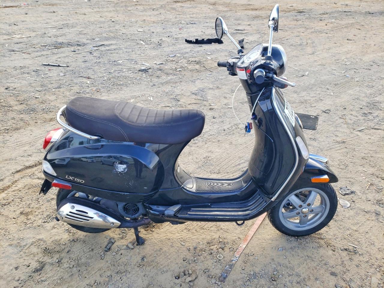 2010 VESPA Lx
