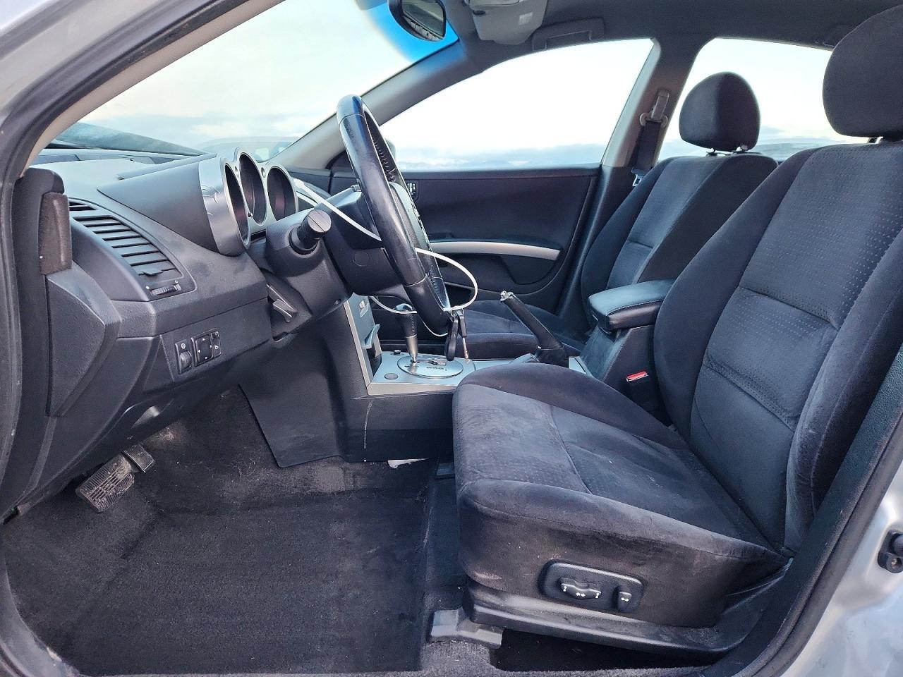 2005 NISSAN Maxima