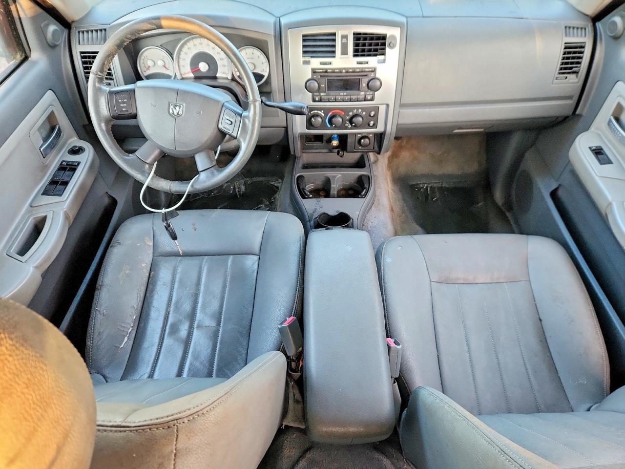 2005 DODGE Dakota