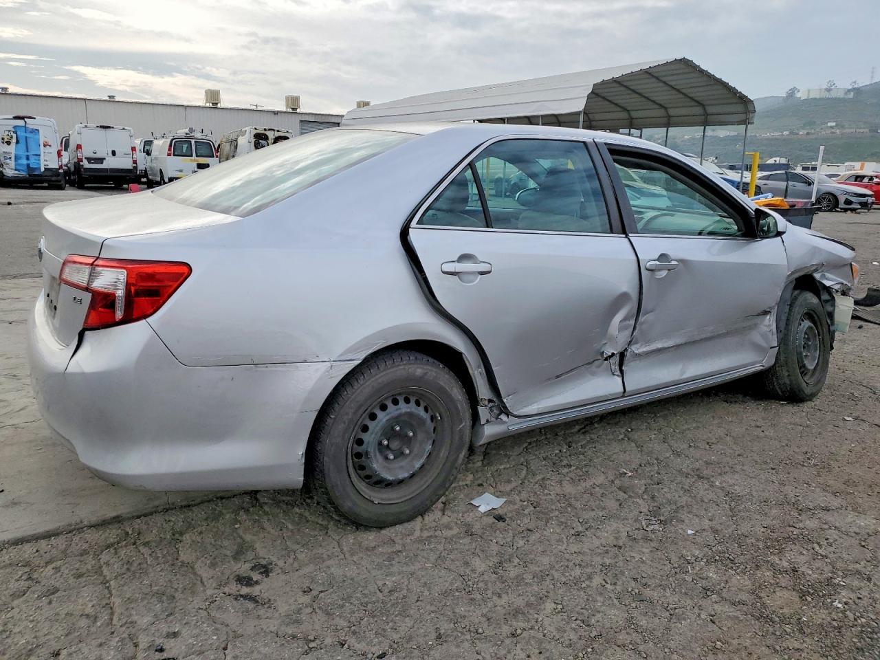 2014 TOYOTA CAMRY
