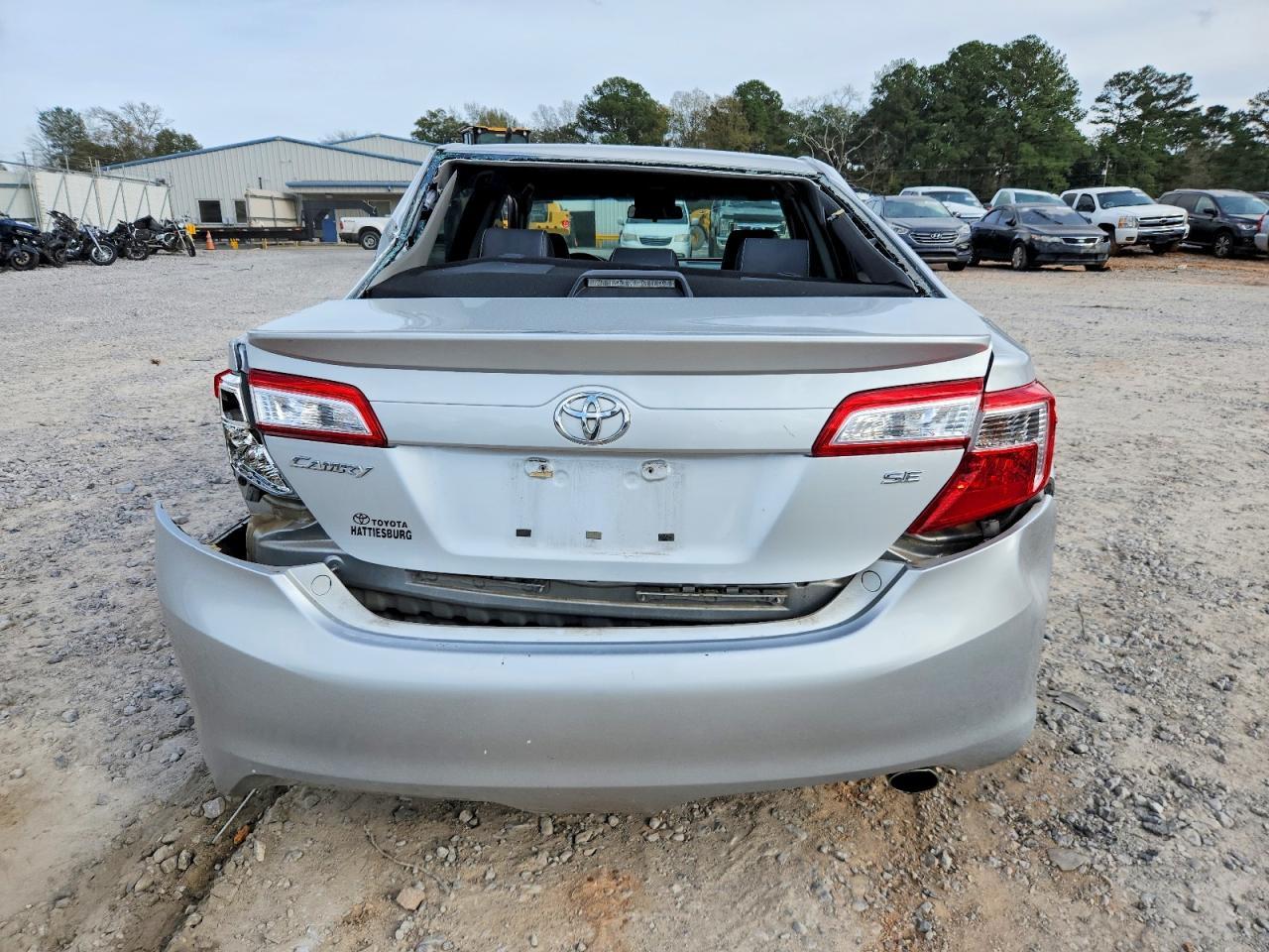 2014 TOYOTA CAMRY