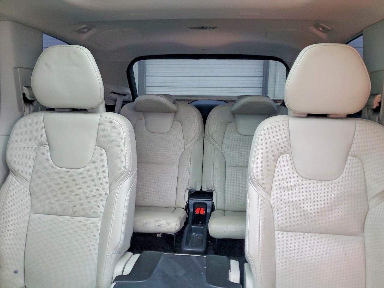 2019 VOLVO XC90
