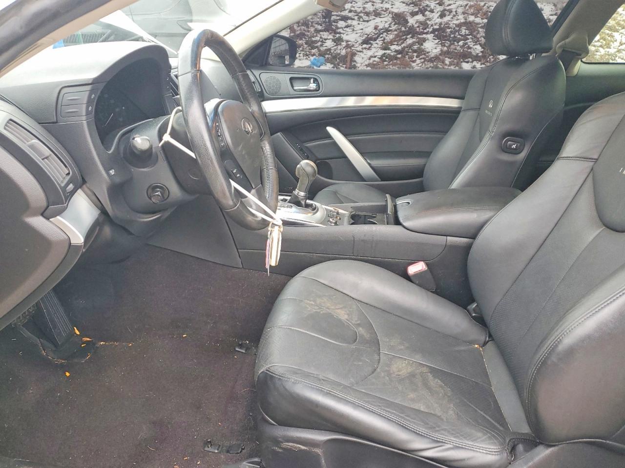 2013 INFINITI G37