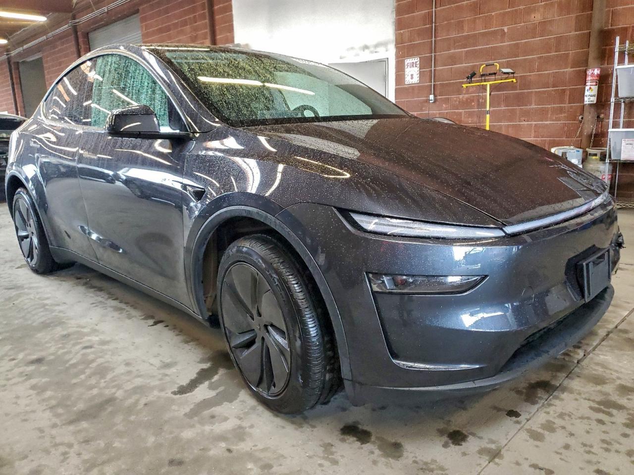 2026 TESLA MODEL Y