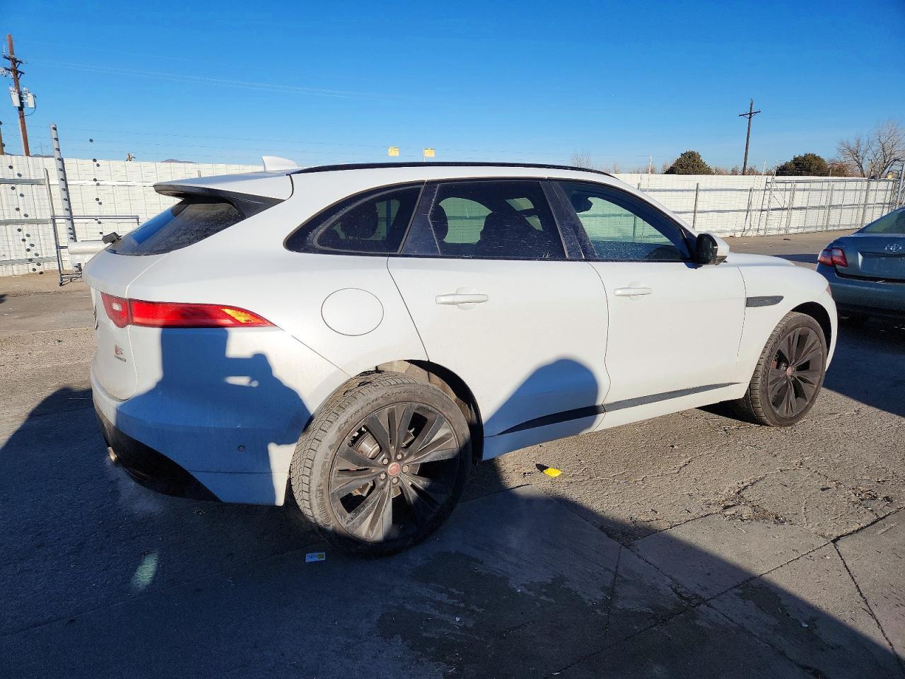 2017 JAGUAR F-Pace