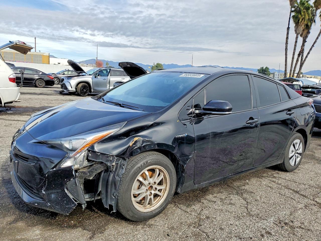 2016 TOYOTA PRIUS