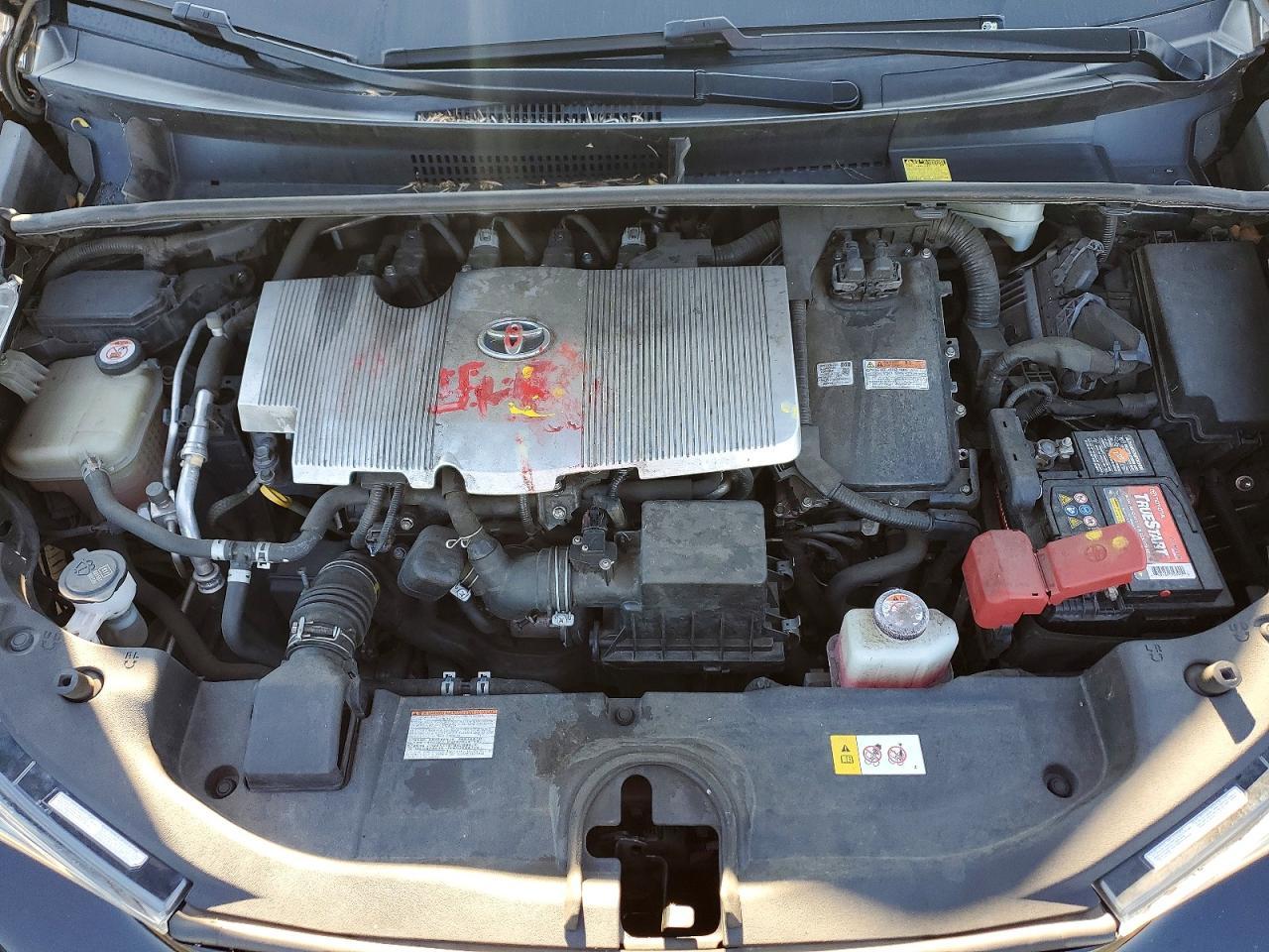 2016 TOYOTA PRIUS
