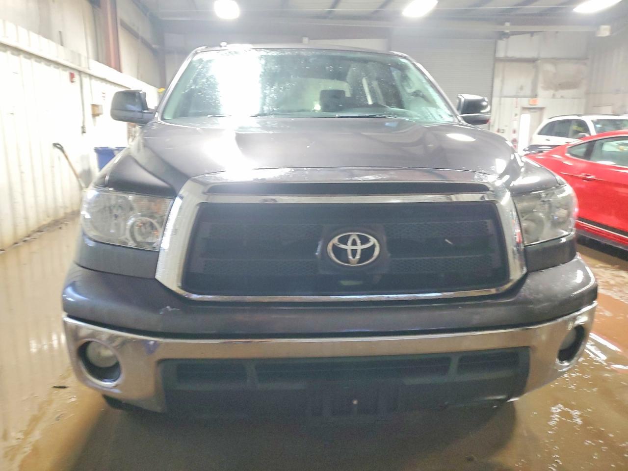 2011 TOYOTA TUNDRA