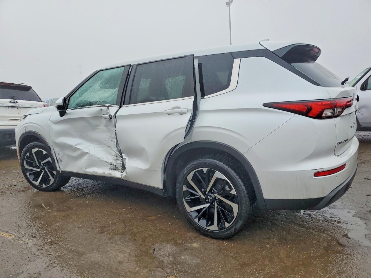 2022 MITSUBISHI outlander
