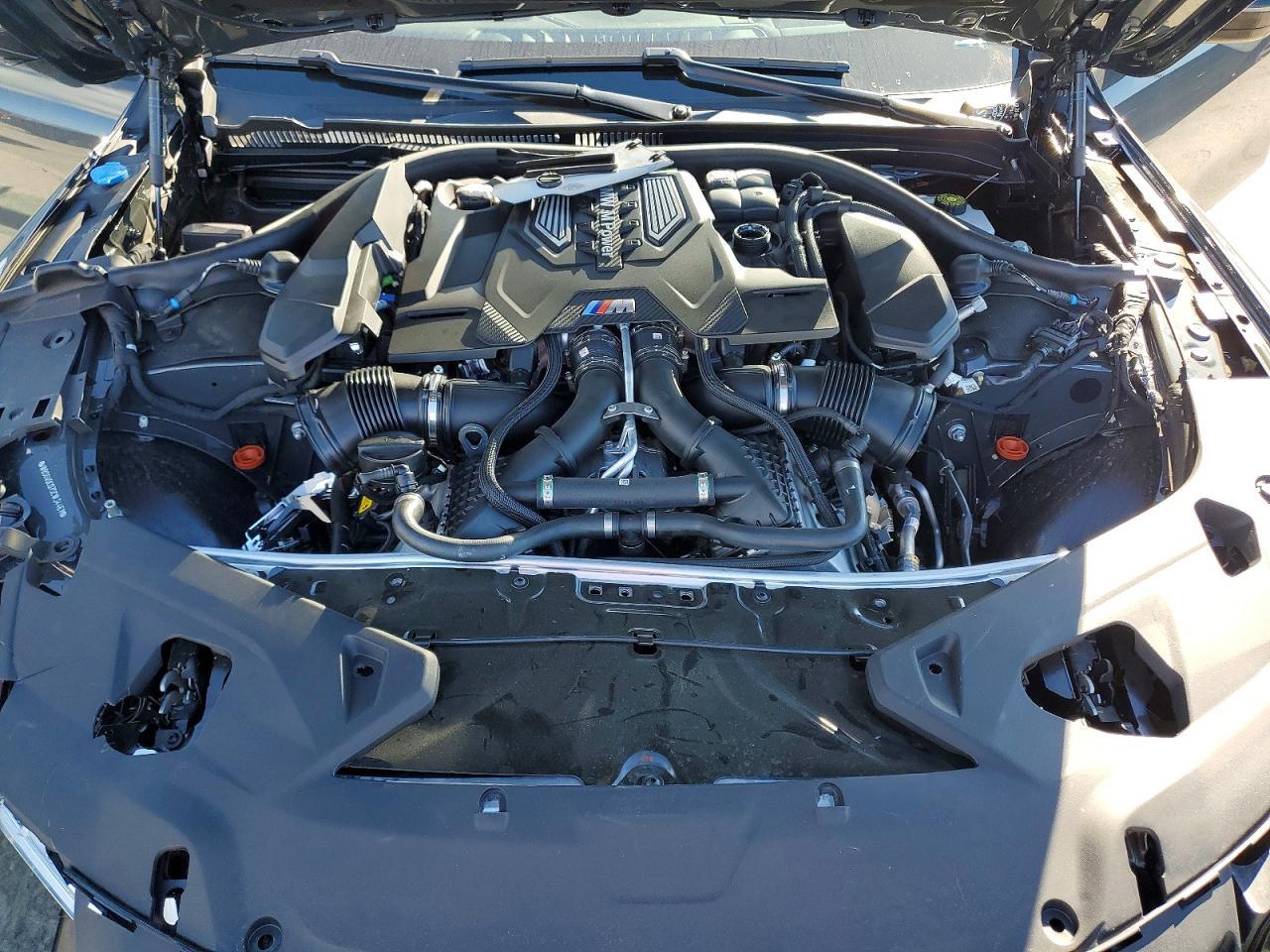 2025 BMW M8