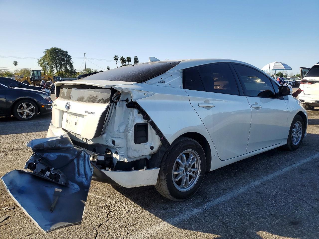 2016 TOYOTA PRIUS