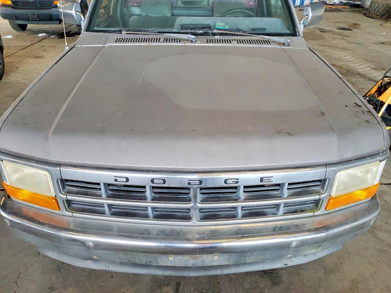 1993 DODGE Dakota