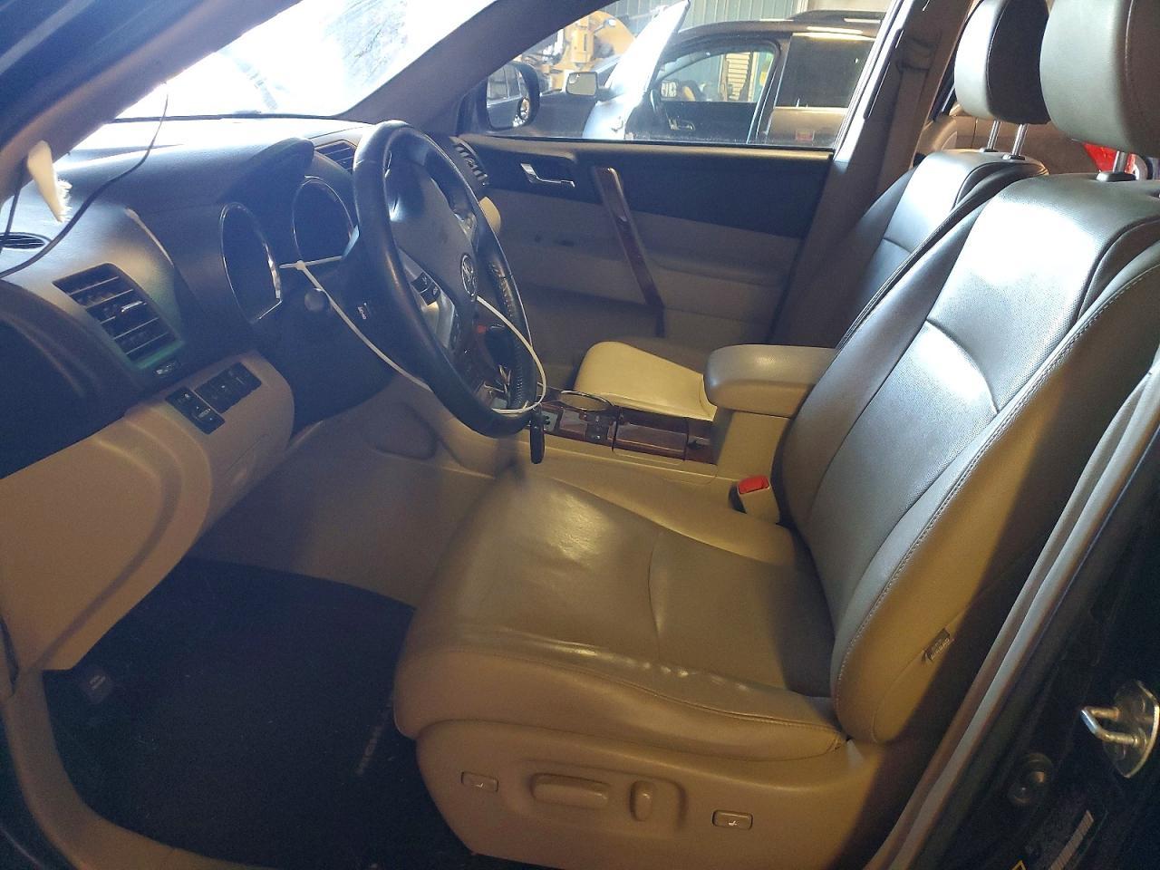 2013 TOYOTA HIGHLANDER