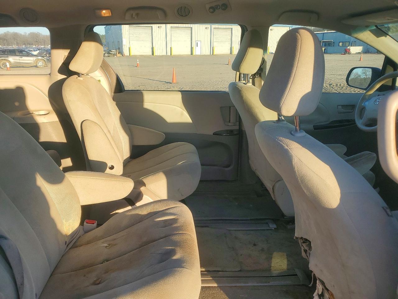 2014 TOYOTA SIENNA