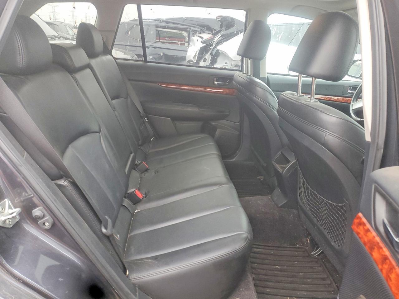 2010 SUBARU Outback