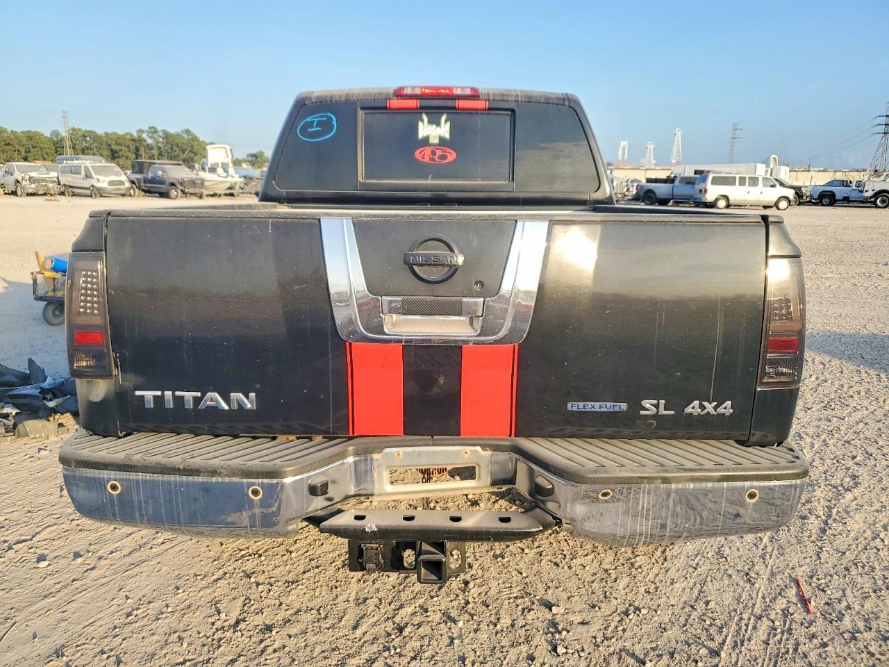 2011 NISSAN Titan