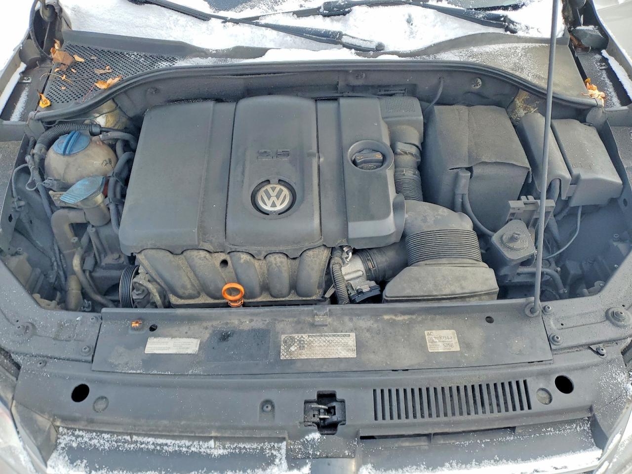 2012 VOLKSWAGEN Passat