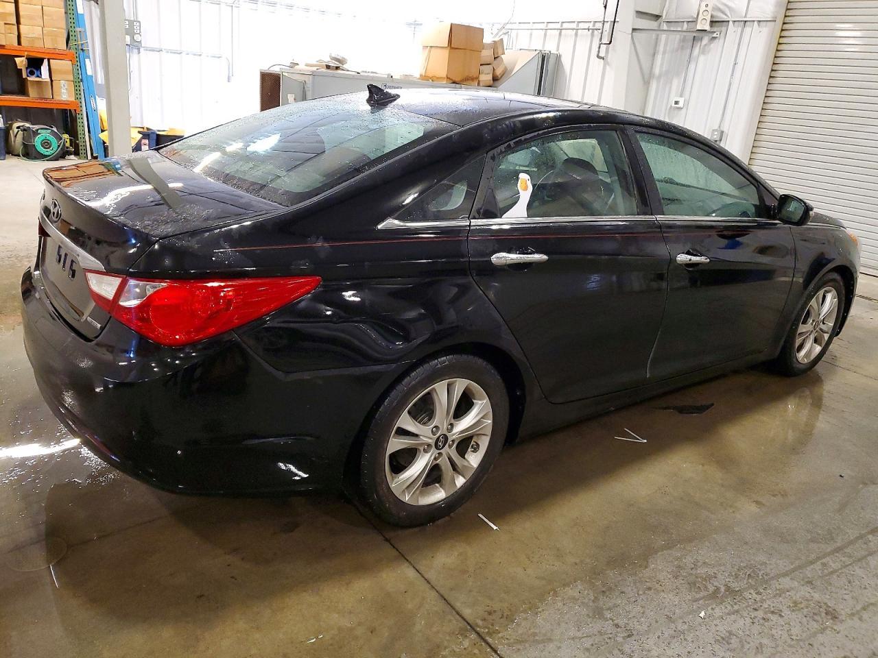 2011 HYUNDAI SONATA