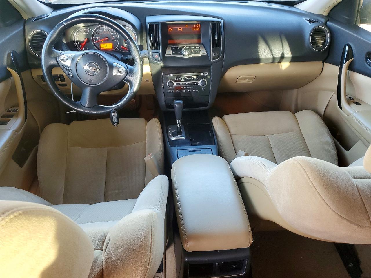 2010 NISSAN Maxima