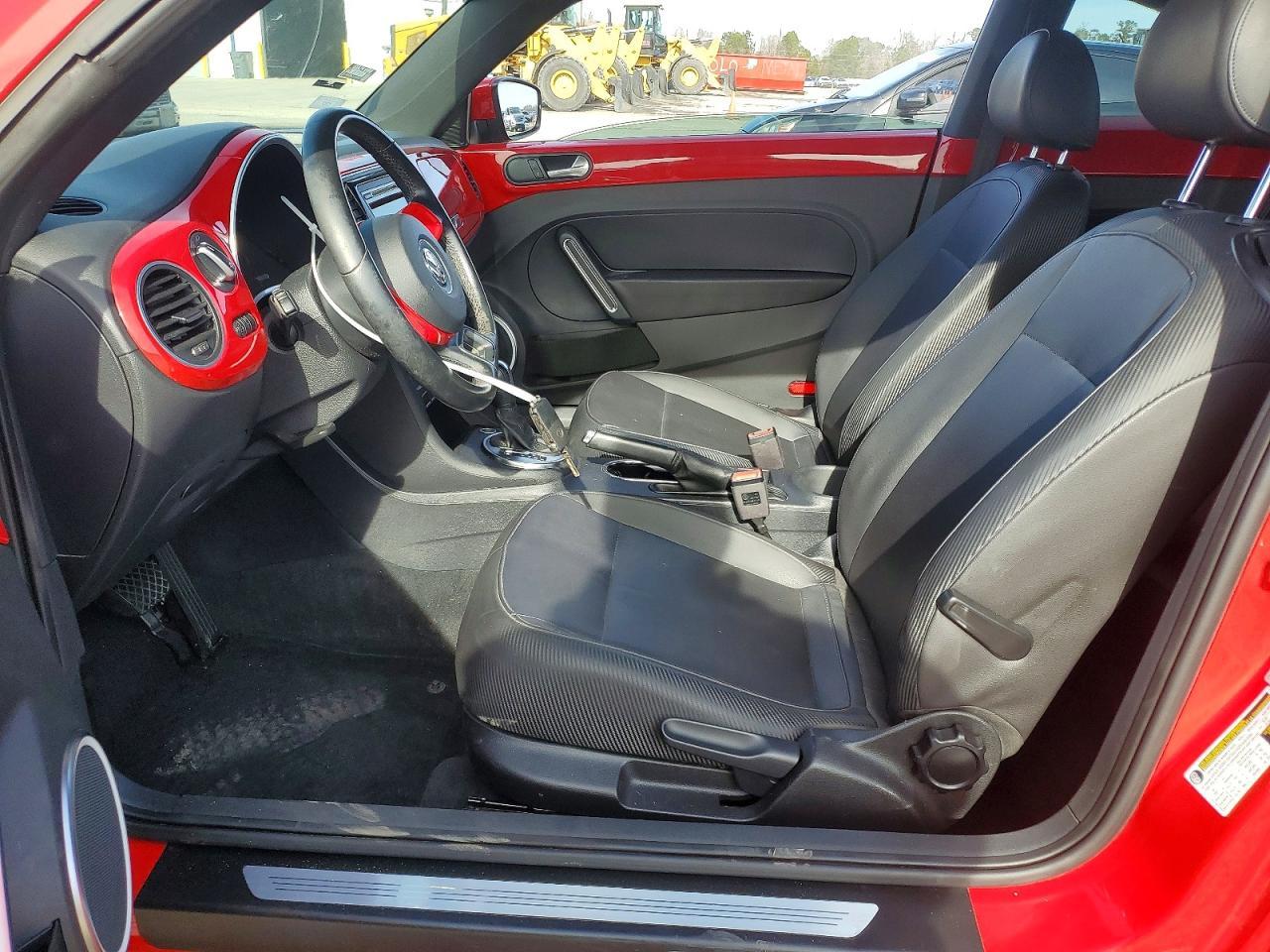 2012 VOLKSWAGEN Beetle