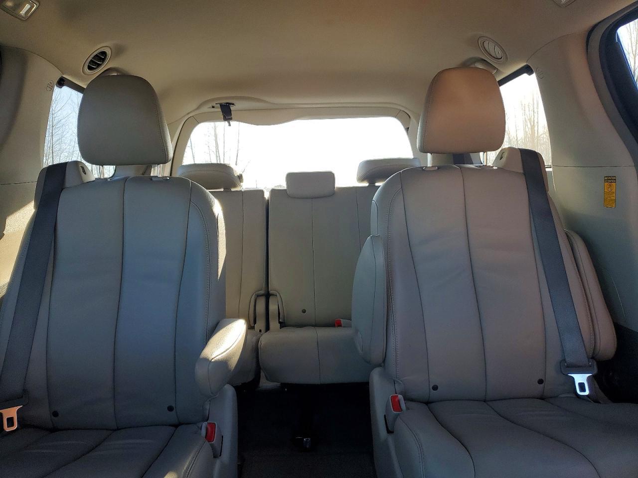 2014 TOYOTA SIENNA
