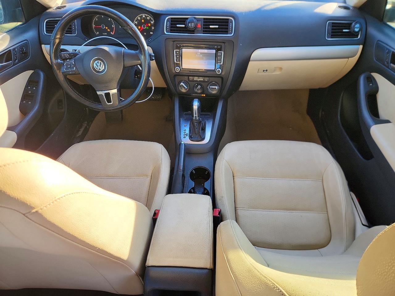 2011 VOLKSWAGEN JETTA