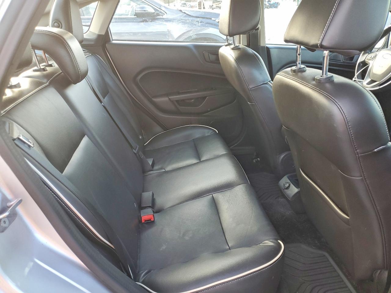 2013 FORD Fiesta