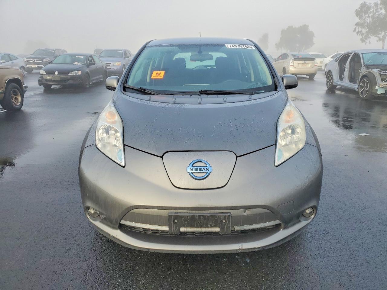 2016 NISSAN LEAF