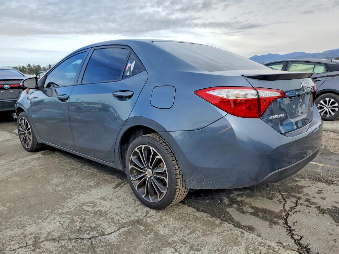 2015 TOYOTA COROLLA