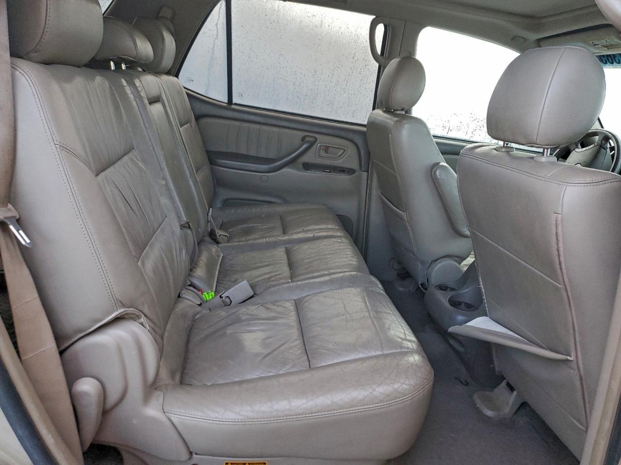 2005 TOYOTA Sequoia