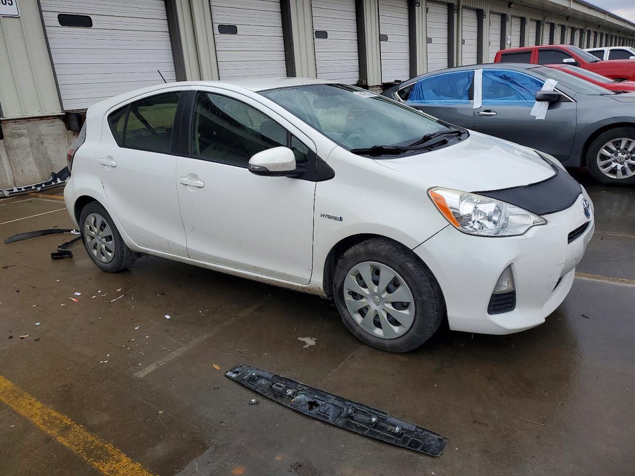 2014 TOYOTA Prius c