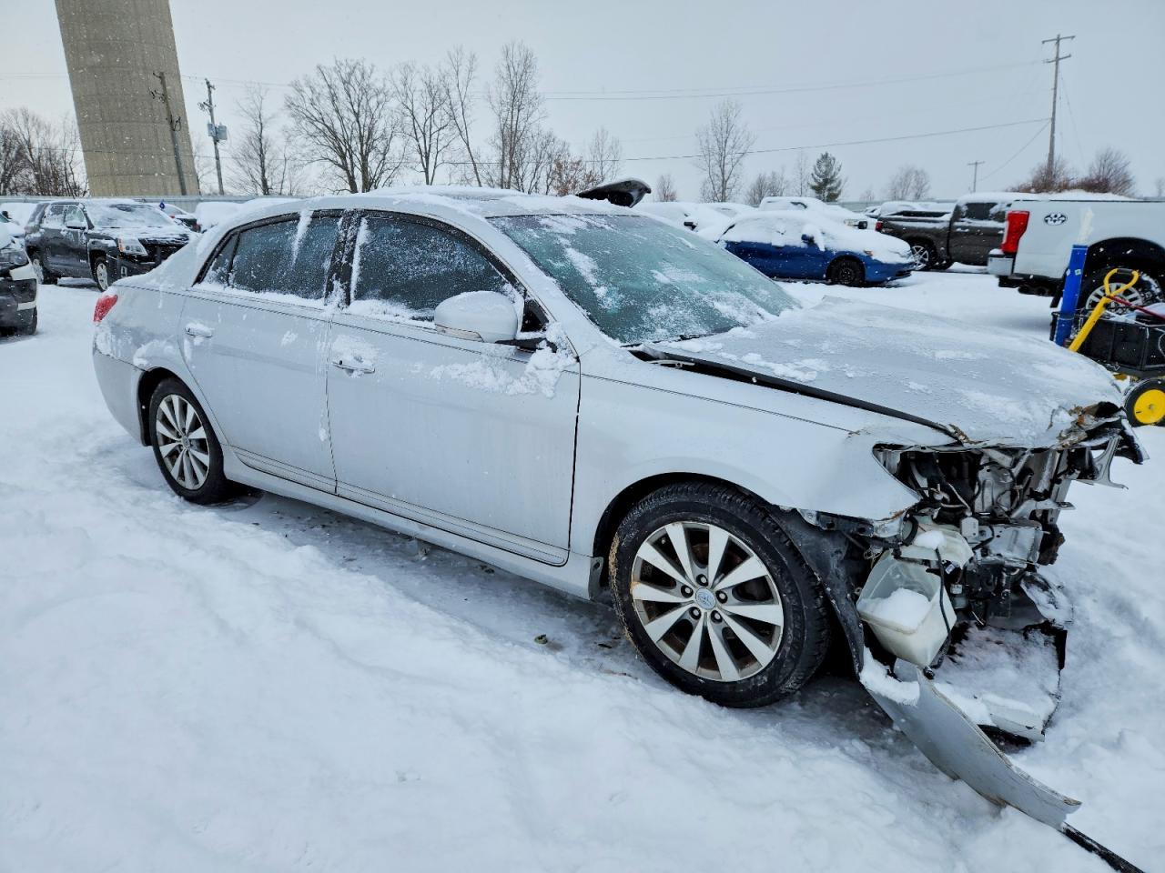 2011 TOYOTA Avalon