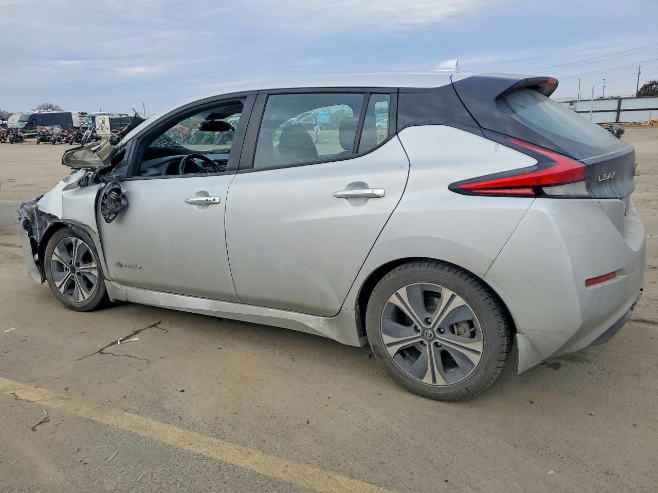 2018 NISSAN LEAF