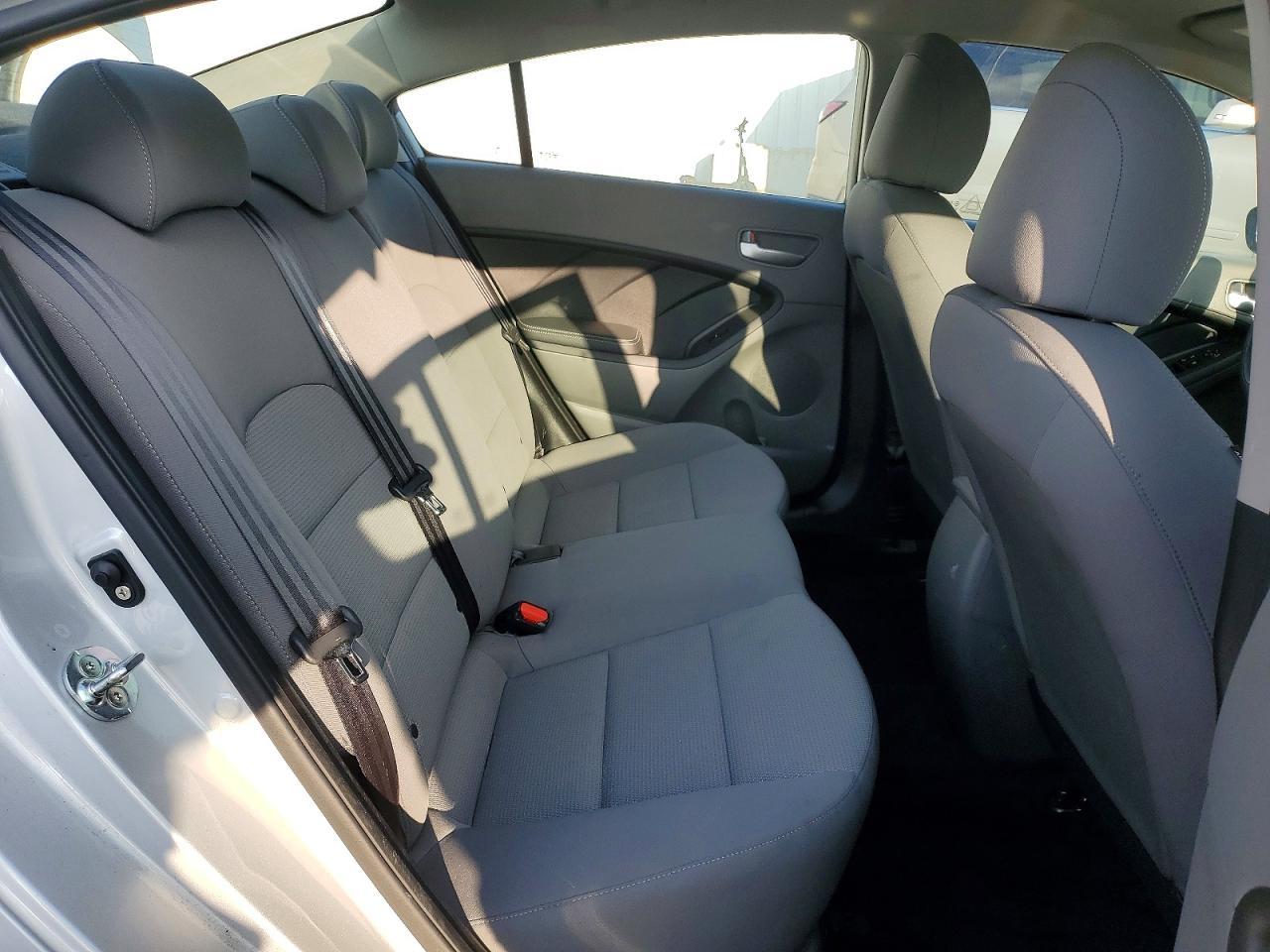 2017 KIA FORTE
