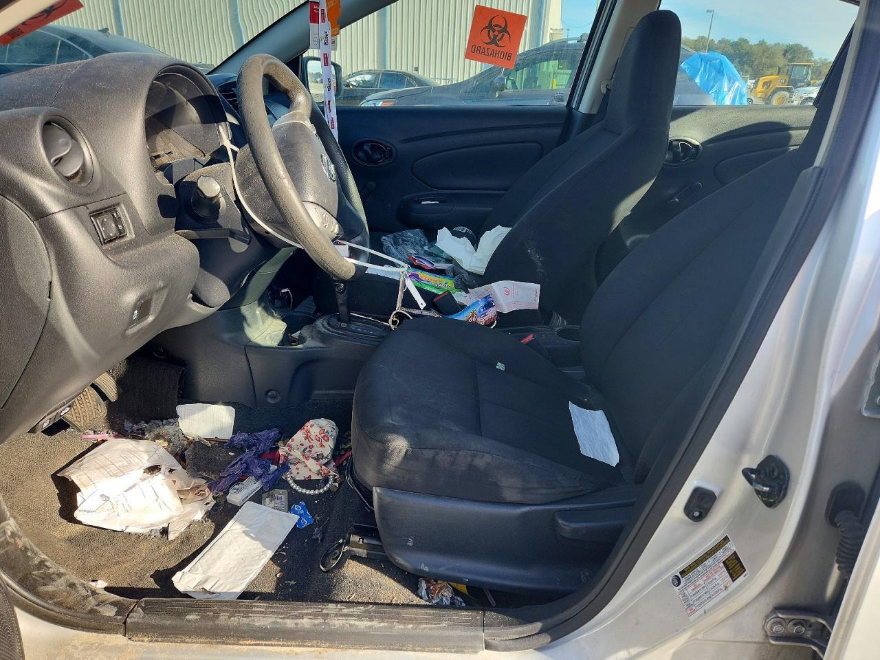 2017 NISSAN VERSA