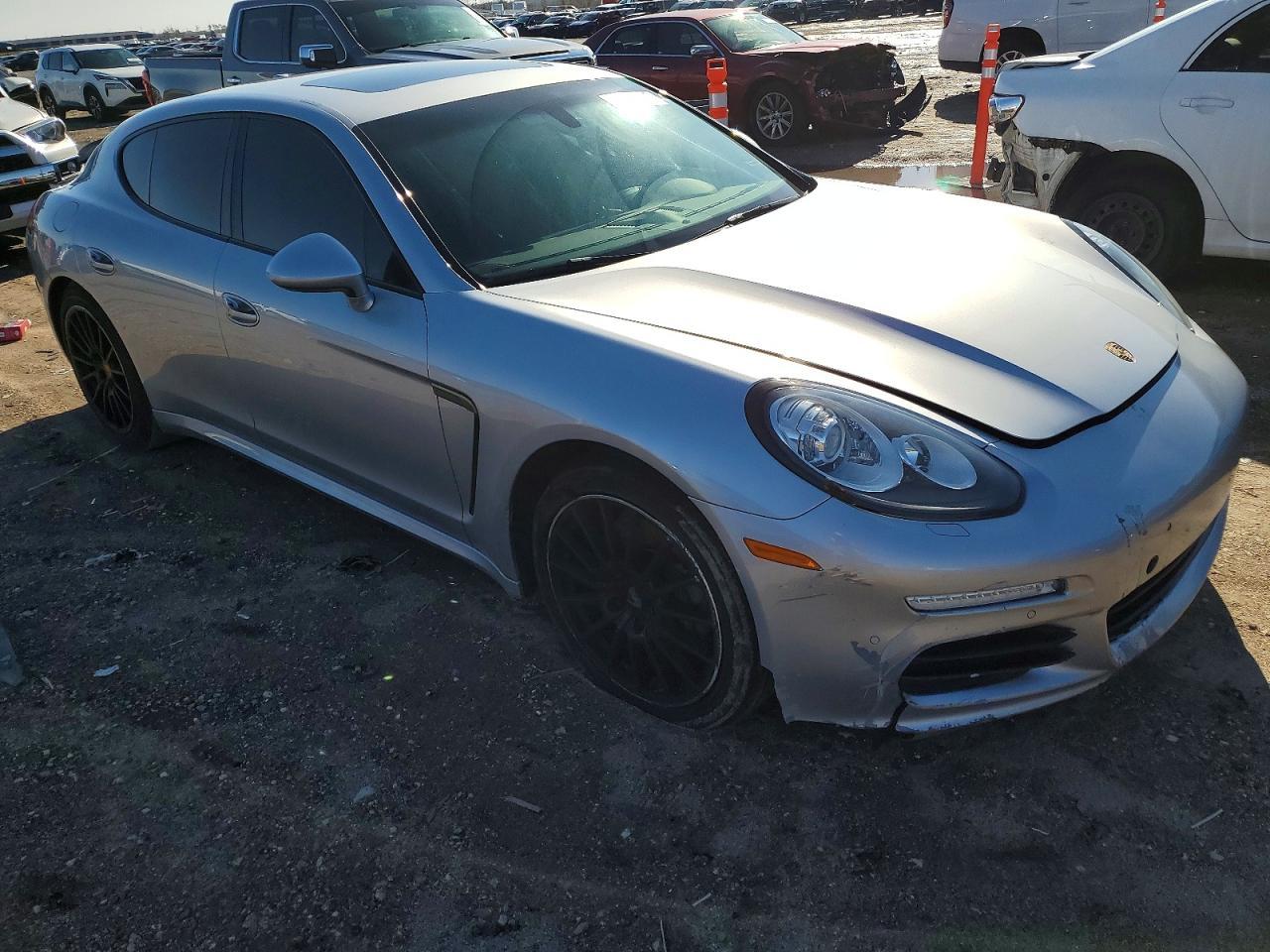 2016 PORSCHE Panamera