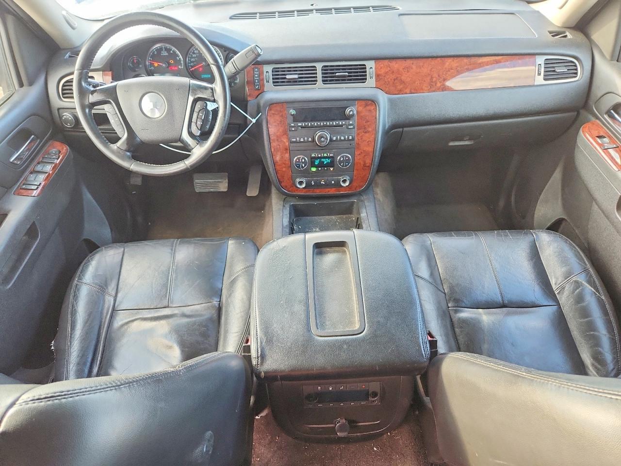 2011 CHEVROLET Tahoe