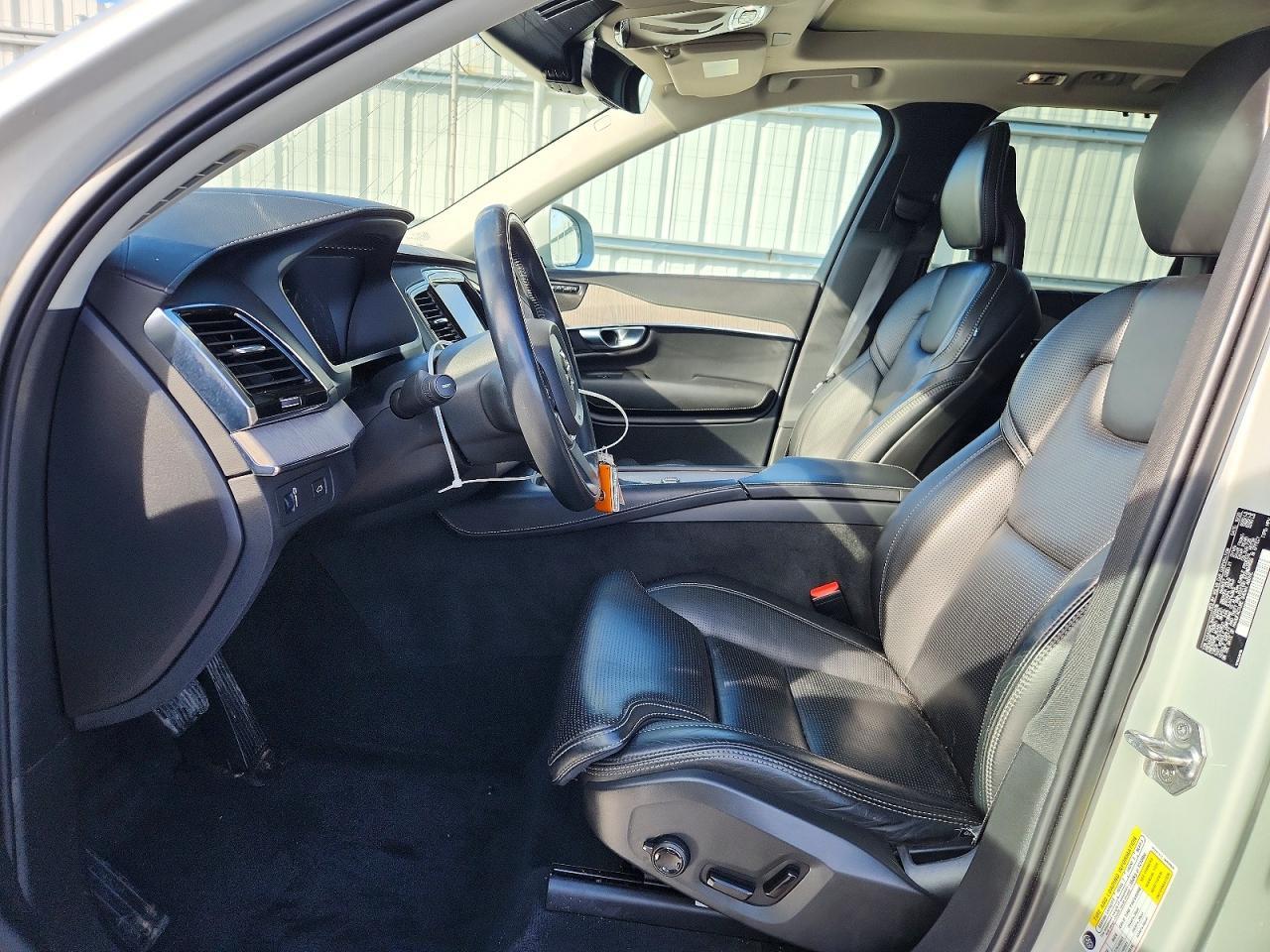 2021 VOLVO XC90