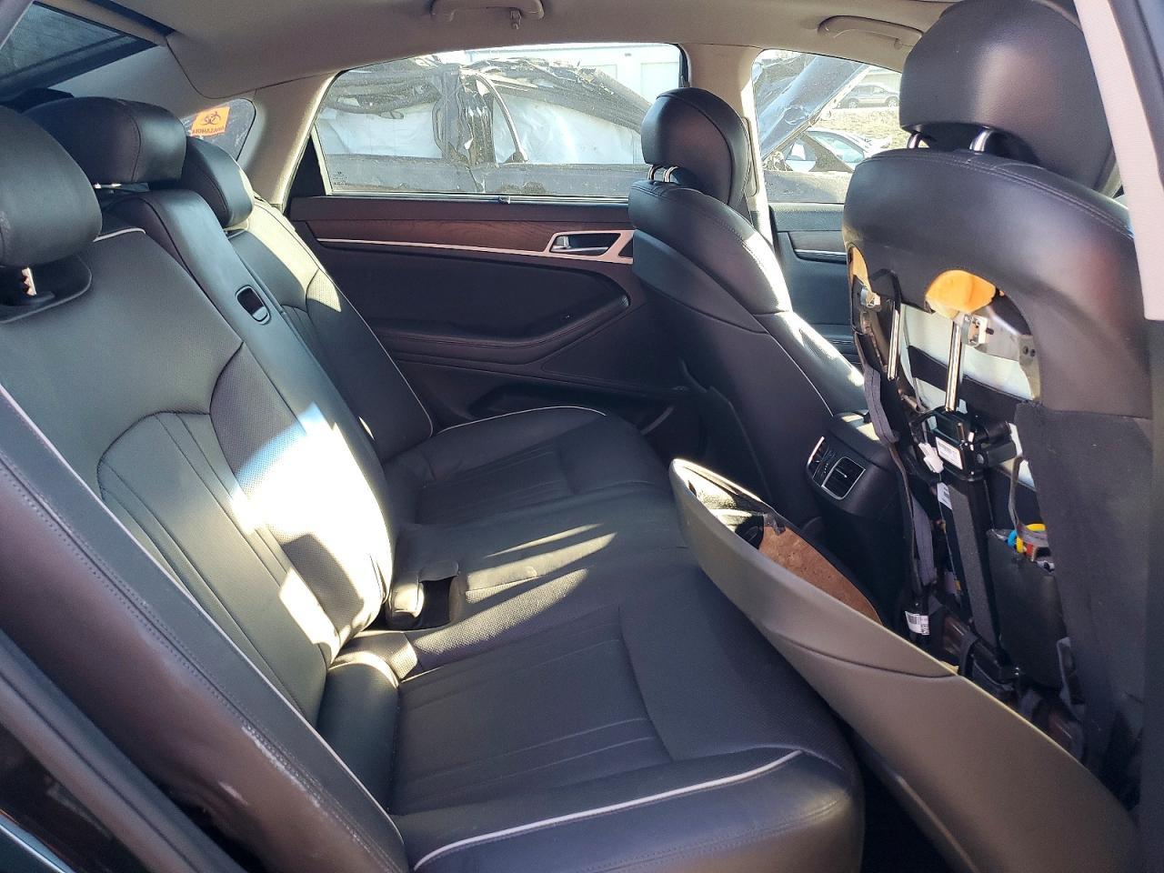 2015 HYUNDAI GENESIS