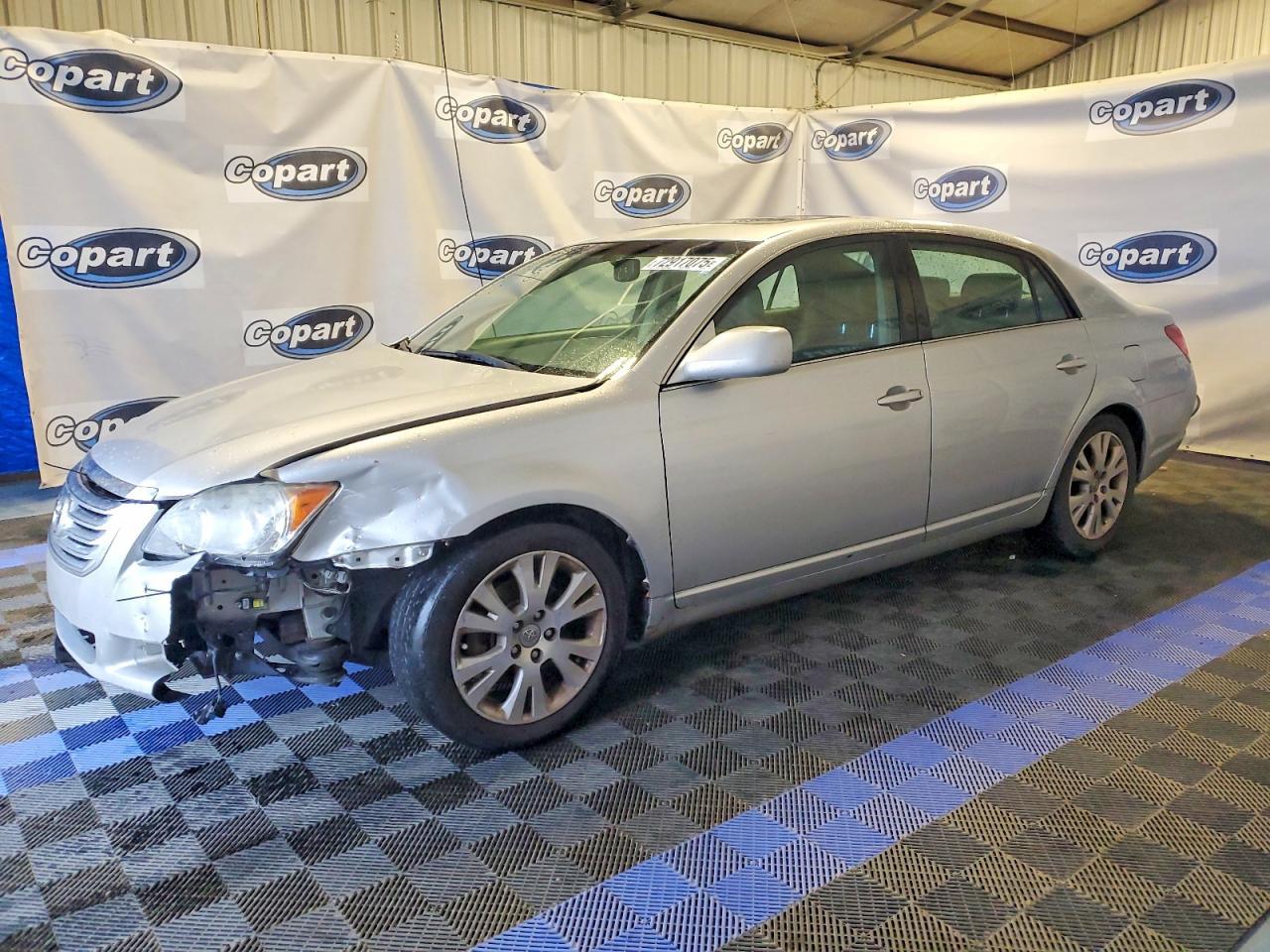 2010 TOYOTA Avalon