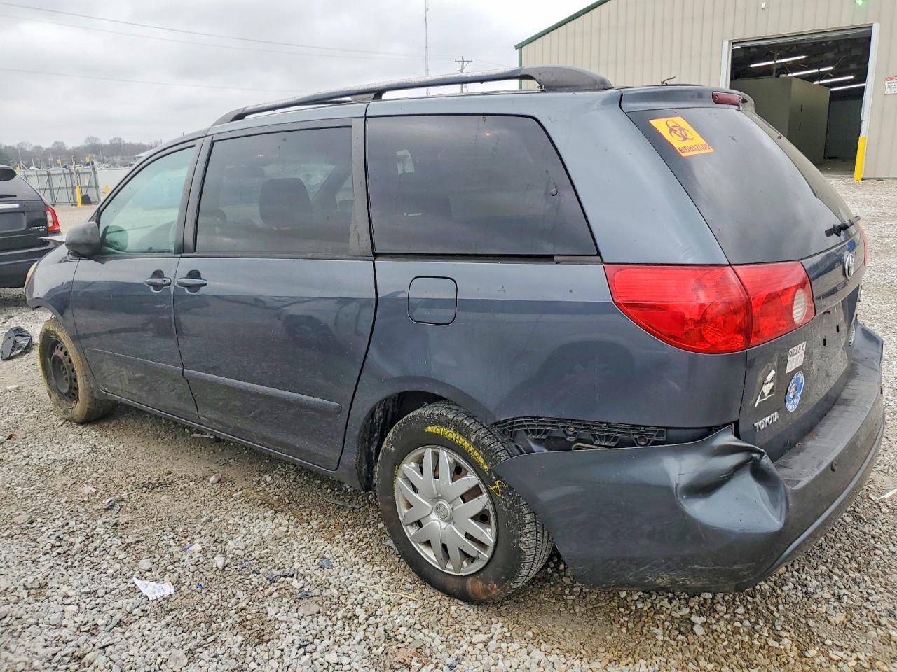 2009 TOYOTA SIENNA