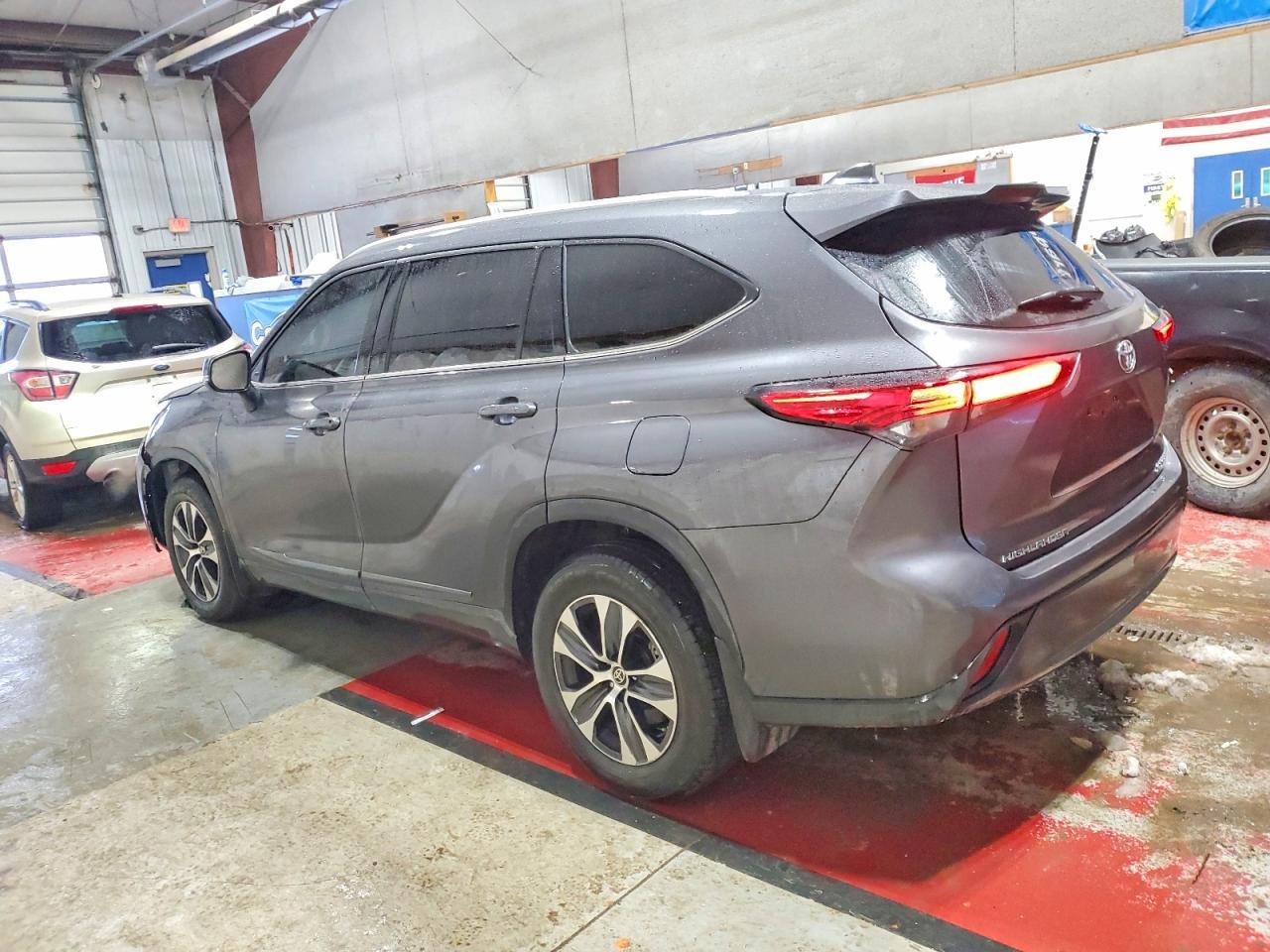 2022 TOYOTA HIGHLANDER