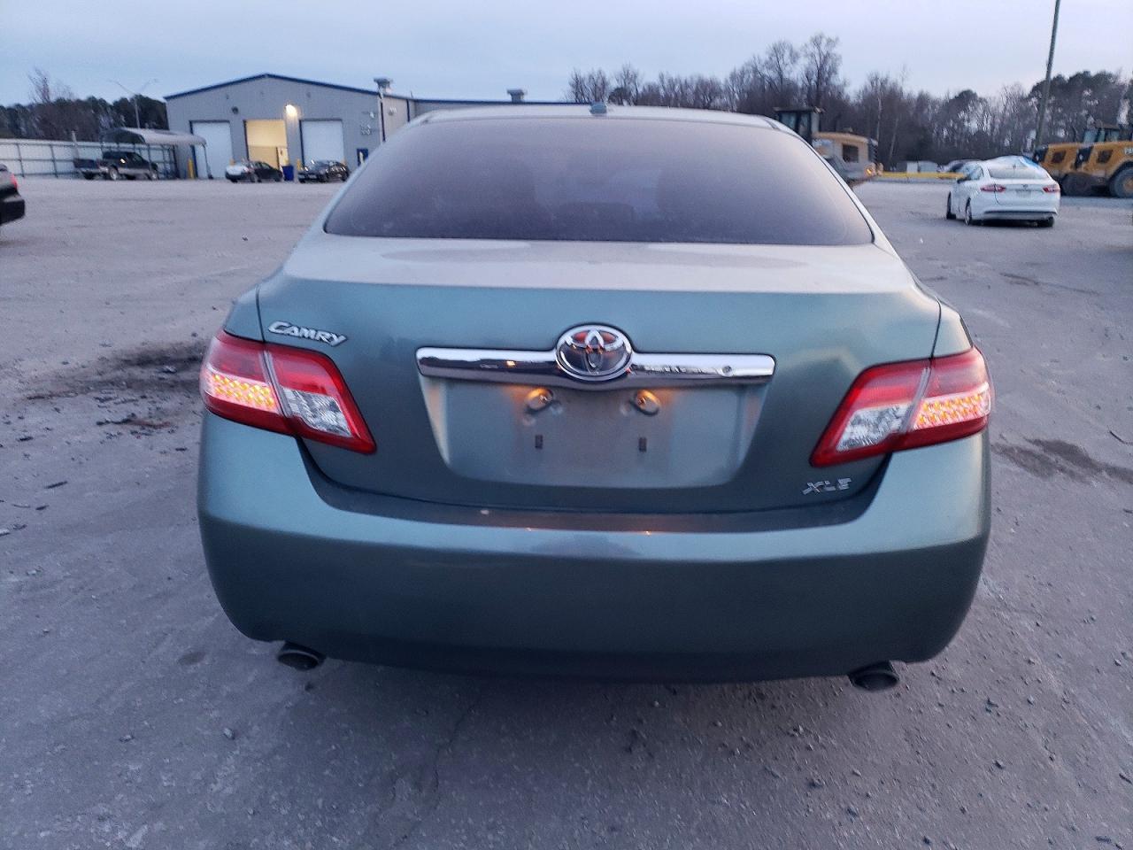 2011 TOYOTA CAMRY