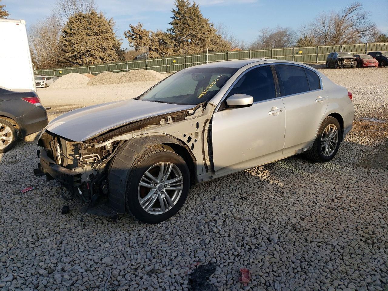 2011 INFINITI G37