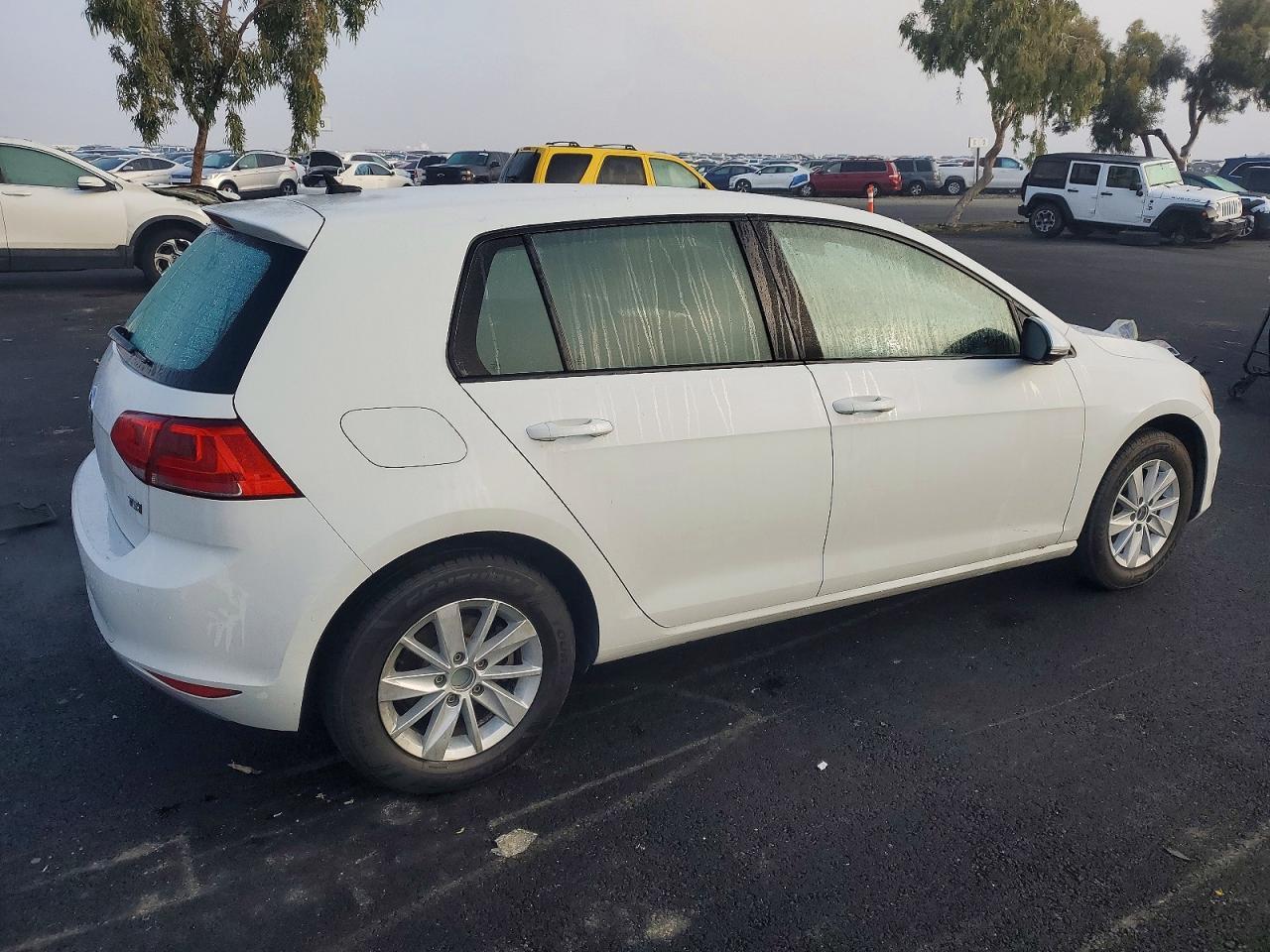 2016 VOLKSWAGEN GOLF